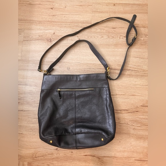 Black American Leather Co. Heritage Leather Zip Top Bucket Hobo - Picture 2 of 6